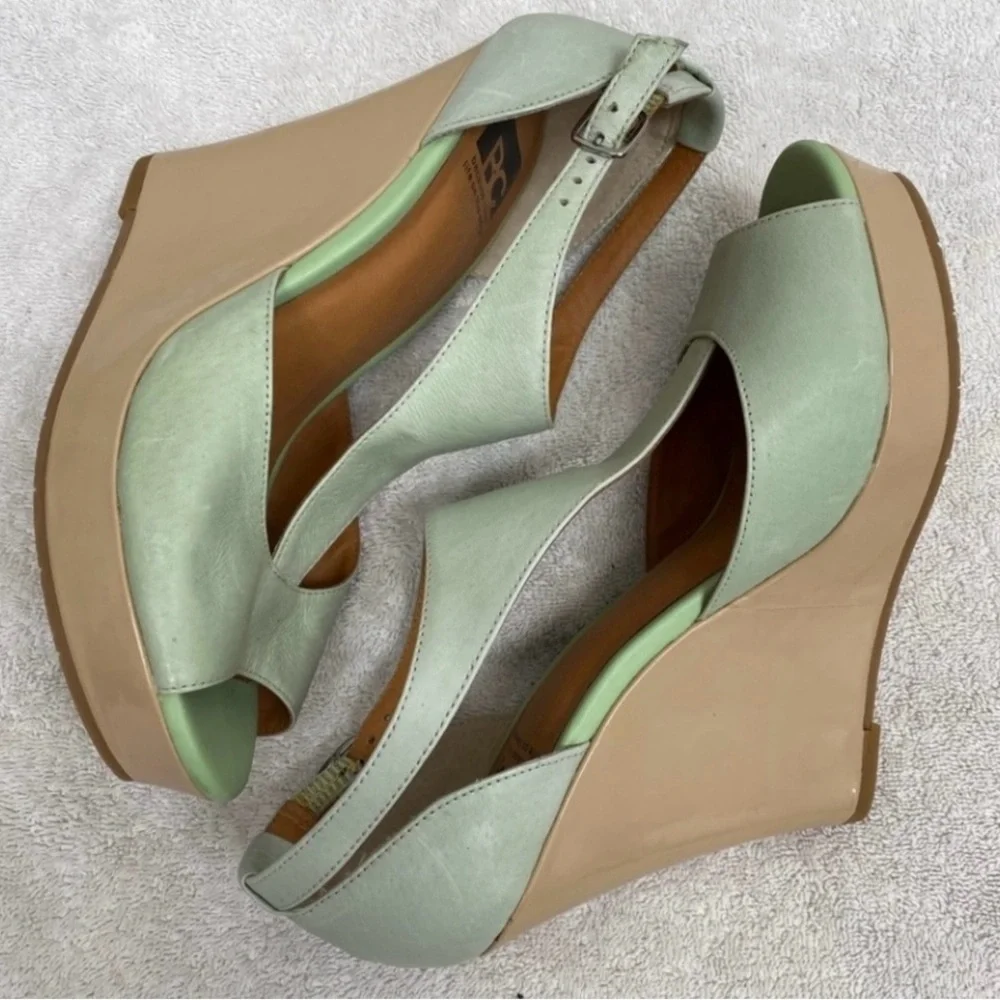 BC Footwear Women's Mint Green Tan Leather Platform Sandal Wedge Size 8.5 Boho